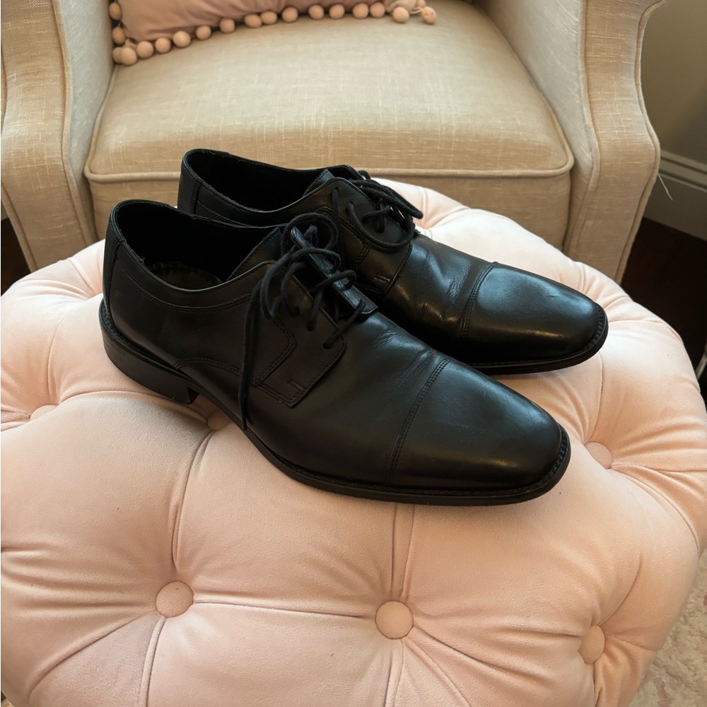Black men’s Johnston & Murphy dress shoes:)